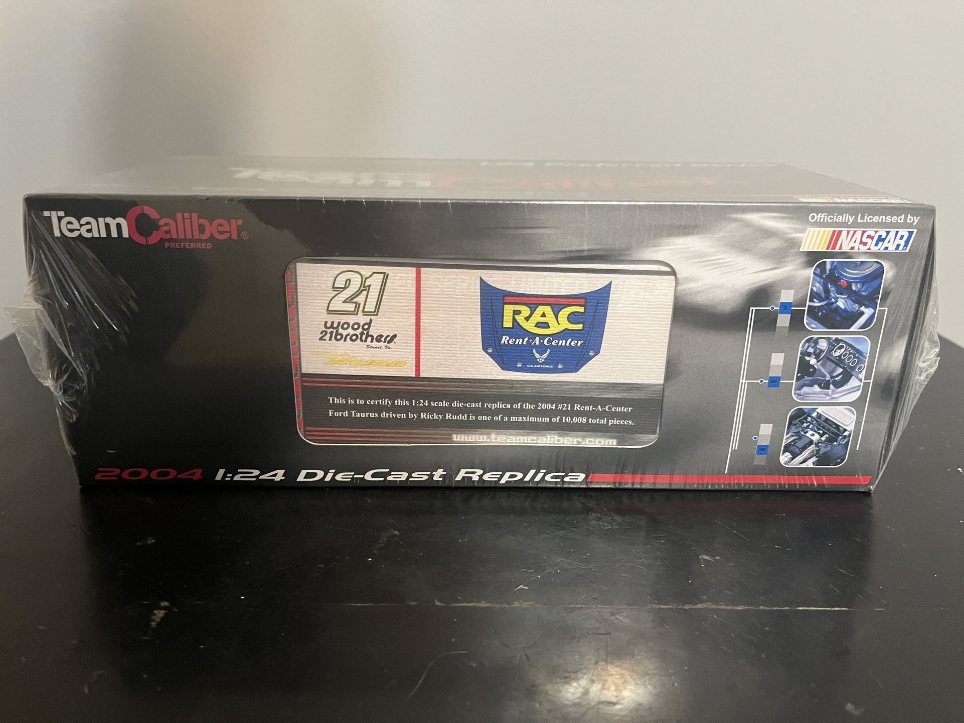 Team Caliber Preferred Series 2004 Rent-A-Center #21 Ricky Rudd NASCAR 1:24 Diecast Car