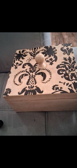 Beige & Black Wooden Trinket Box with Lid