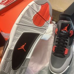 Air Jordan 4