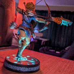 First 4 Figures Link Exclusive Statue