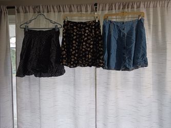 10x Women’s SKIRTS, Size 11/12, MED And 16/2X $30 OBO 