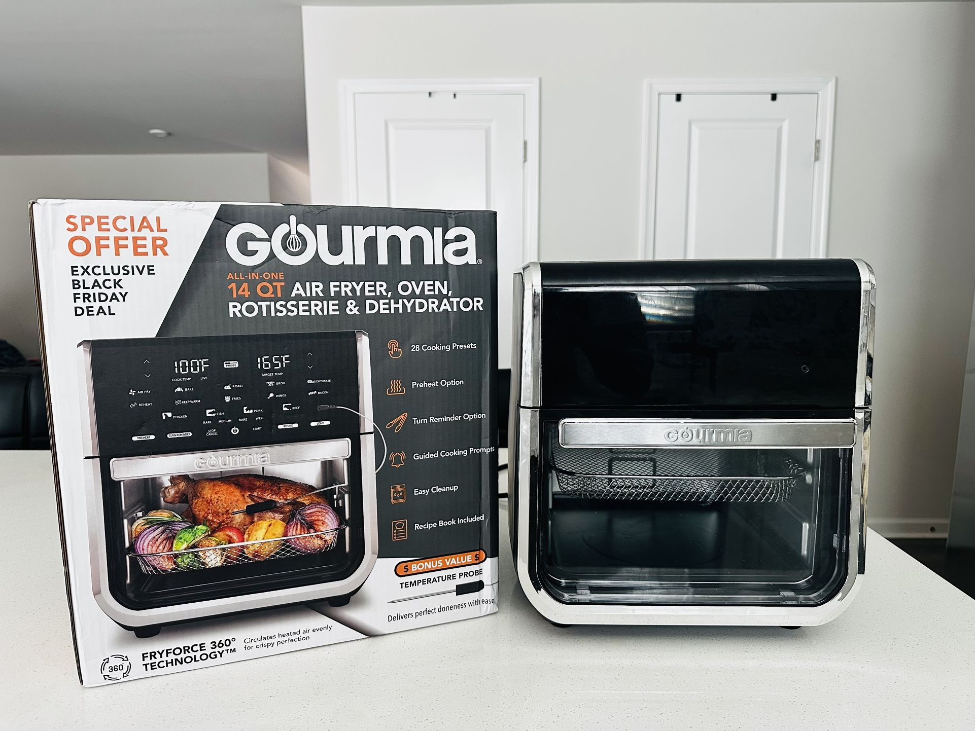 New Gourmia Air fryer With Full Set