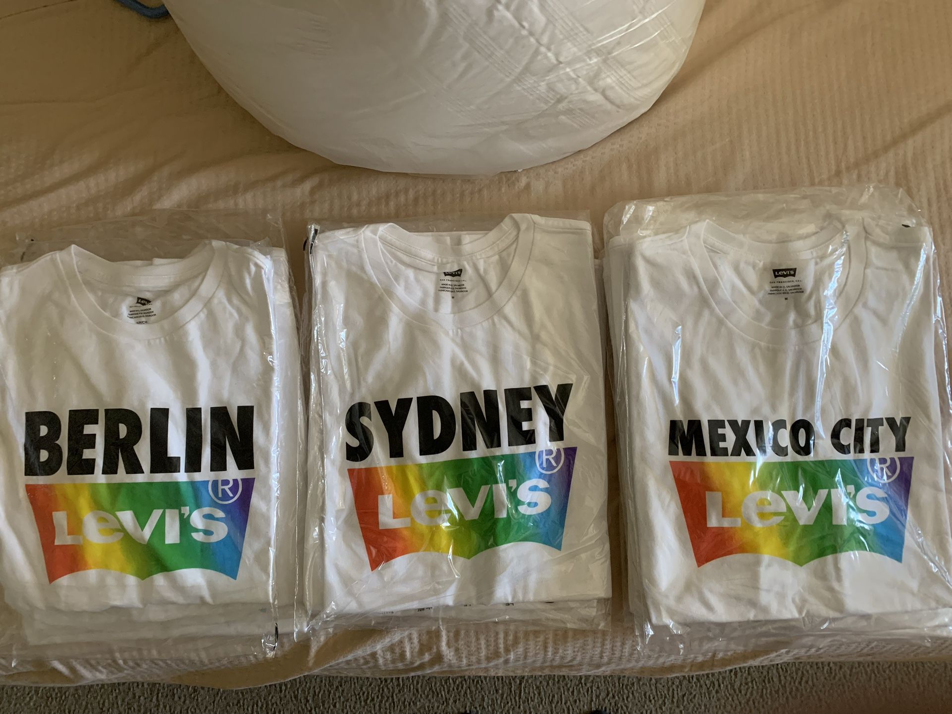 Levi’s - Pride - T-Shirts - (New)  - $ 5 - Each