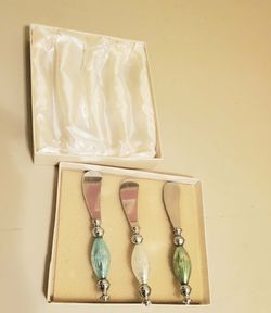 3  piece Venetian art glass handle cheese spreader set