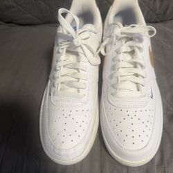 New Women’s Size 10 Nike Shoes 