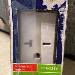 Leviton 20A-125V Tamper Resistant Single Outlet