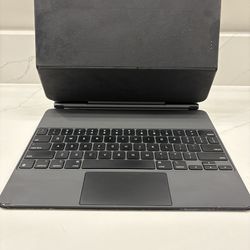 Apple Magic Keyboard for iPad - Excellent Condition