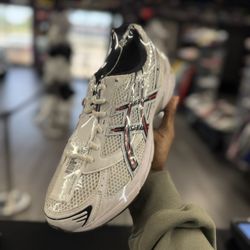 Sz 9.5 | USED | 2021 ASICS Gel 130 White Electric Red 