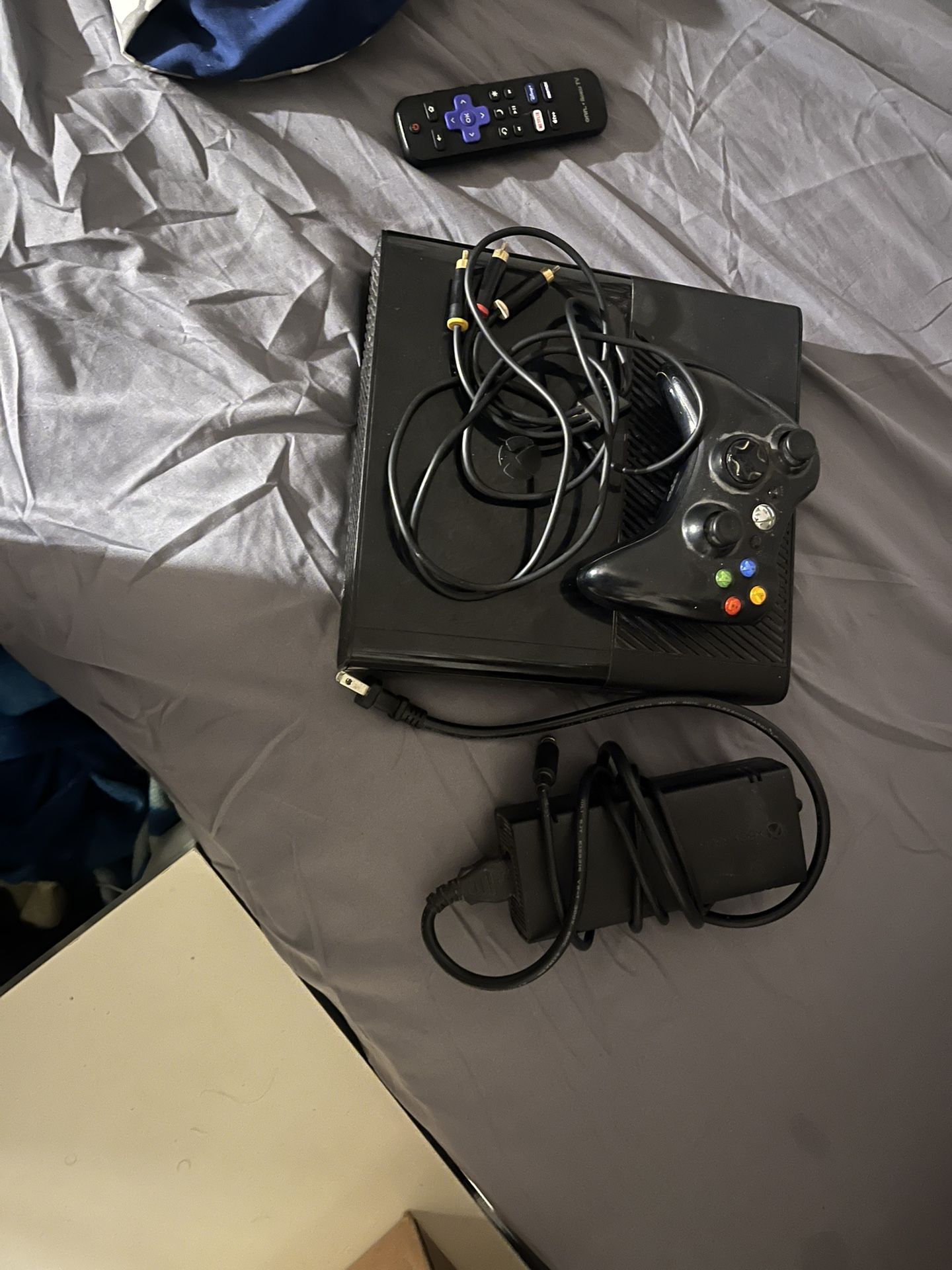 Xbox 360 Bundle – 10+ Games, Kinect, Controller – Great Condition!
