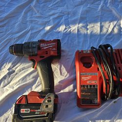 Milwaukee Drill With Battery And Charger