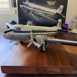 LEGO Icons DC-3 Pan Am Airliner (set 10318) in excellent condition.