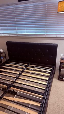Queen bedframe with headboard