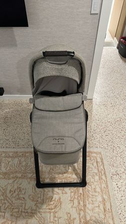 Nuna x Pottery Barn Kids  Bassinet