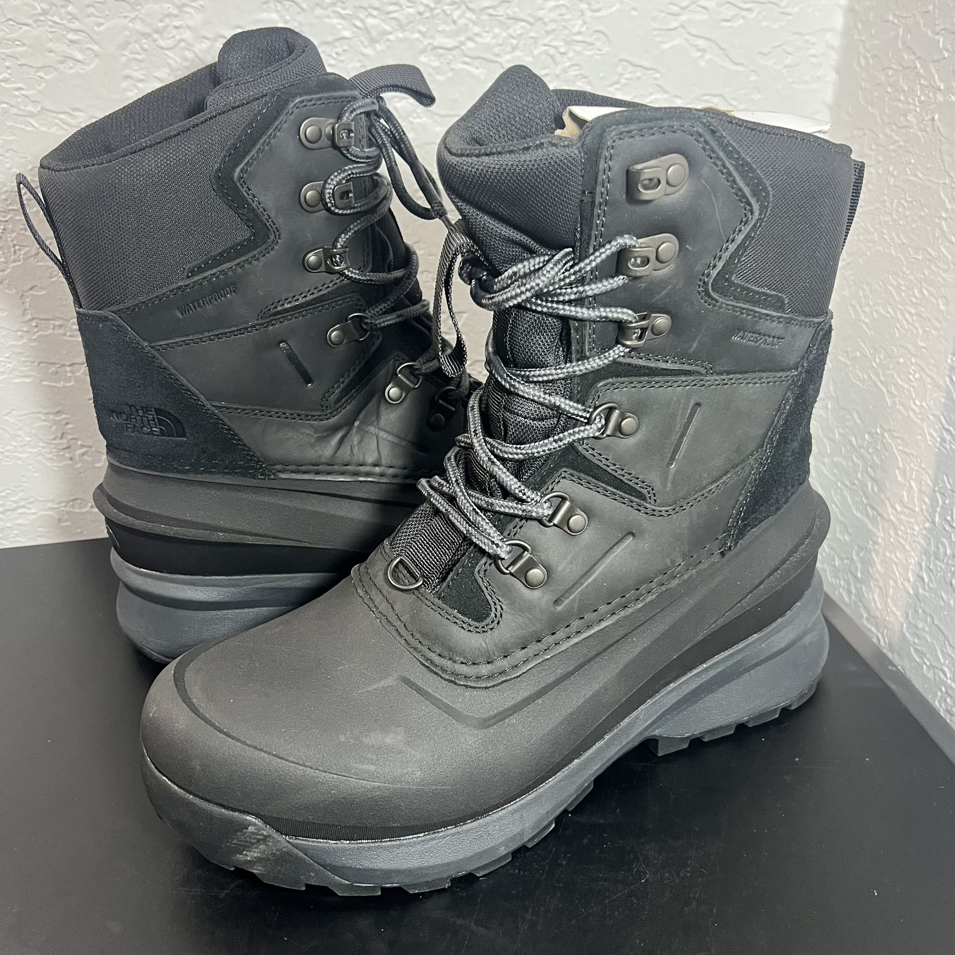 The North Face Men's Chilkat v 400 Insulated Waterproof Snow Boots Size 8.5