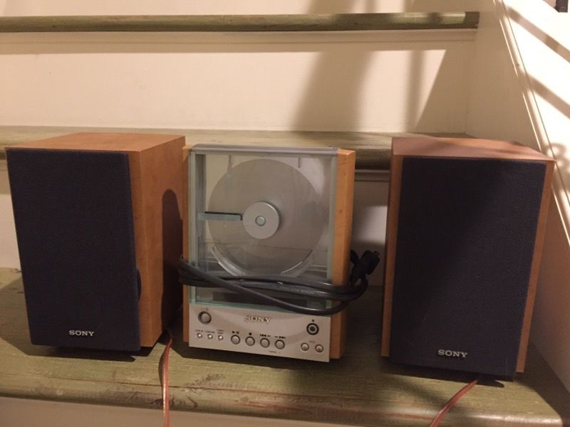 Sony CD Player with Vertical Disc Loading Mechanism with 2 speakers