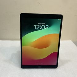 Apple iPad Pro 10.5-inch 64GB WiFi Only - Space Gray  This device is WiFi only  This has some scratches on the screen from normal use.  Unit has been 