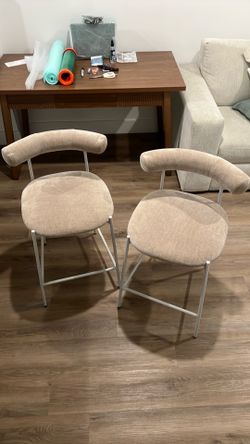 2TOV Liliana Velvet Bar stools