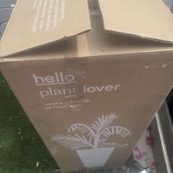 White Plastic Planter Neww