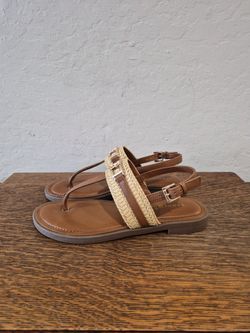 Tommy Hilfiger Carree T-Strap Flat Sandals
Women's Size 7.5 M