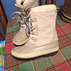 LL Bean Snowboots   Size 8 Womens