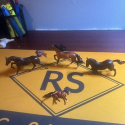 4 Breyer Reeves Intl Small Horse Lot