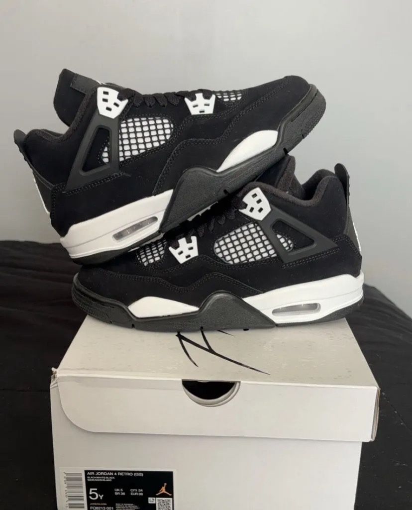 Jordan’s 4 (White Thunder)