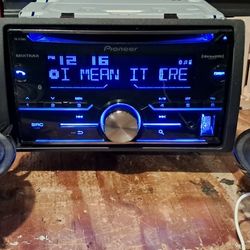 Pioneer FH-X730BS Bluetooth Doubledin With Pioneer 5.25 Door Speakers