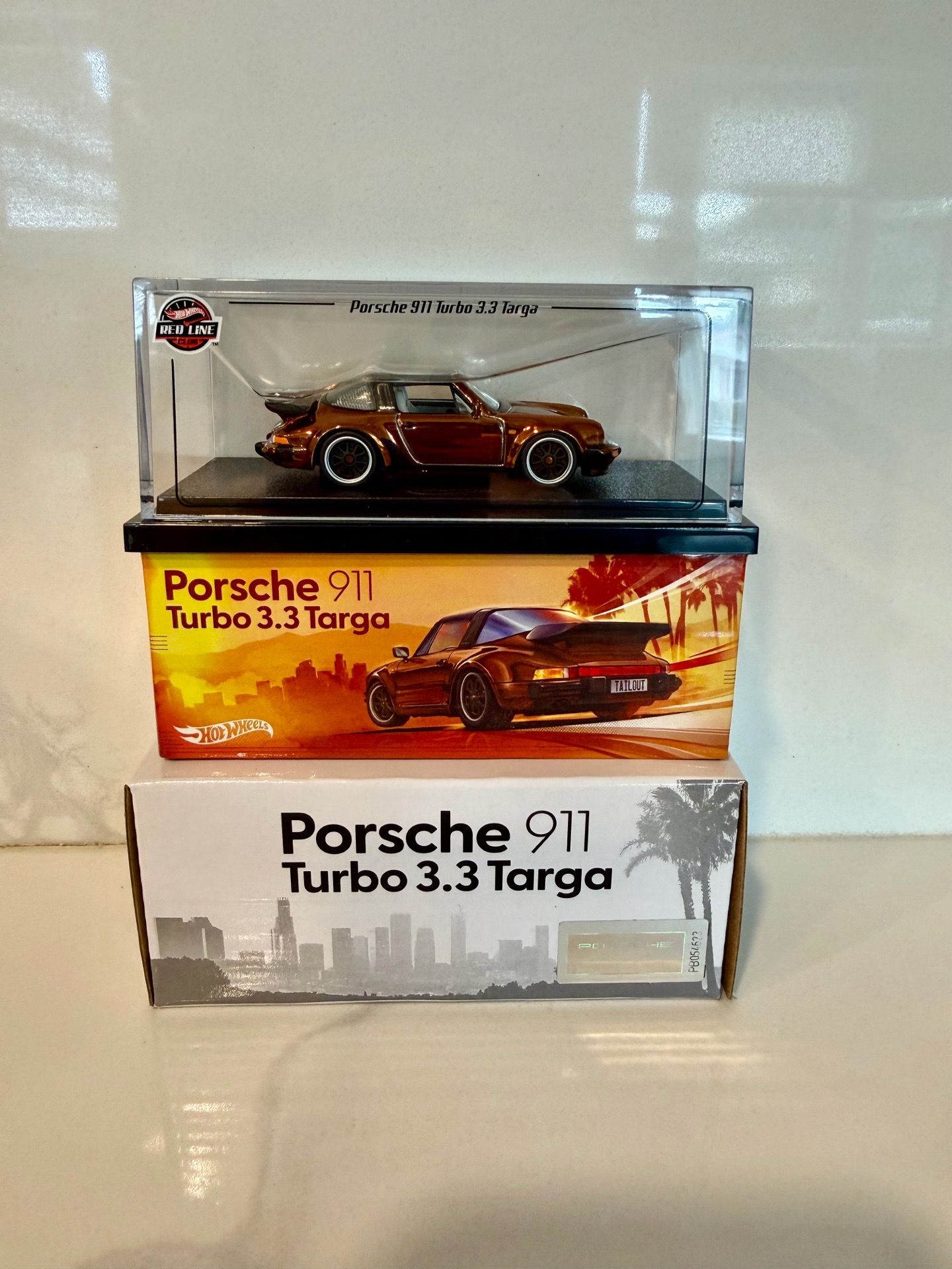 Hot Wheels Red Line Club Porsche 911 Turbo 3.3 Targa 1:64 Brown w