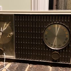 Zenith Vintage 1960s Radio
