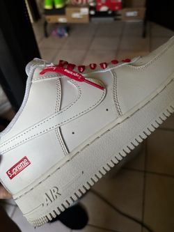 Air Force 1 Supreme White Size 10 (HAS BOX)