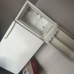 refrigerator working keeps stuff good