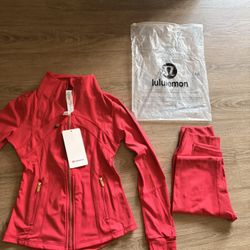 Lululemon Size 4 Red 