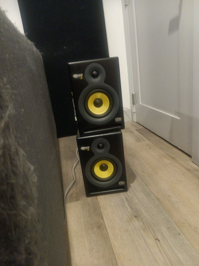 Krk Rokit 5 1st Gen Powered Near Field Studio Monitors