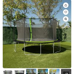 New in box 14’ TRAMPOLINE WITH NET