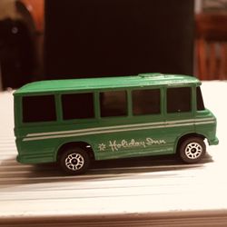Diecast Mercedes Benz Bus (Holiday Inn) GT Britain 2.75’ Inches 