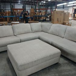 Couch With Over Size Ottoman
