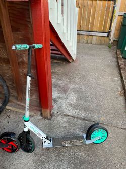 Madd Gear Kruzer Kick Scooter