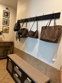 Entryway shoe storage bench
