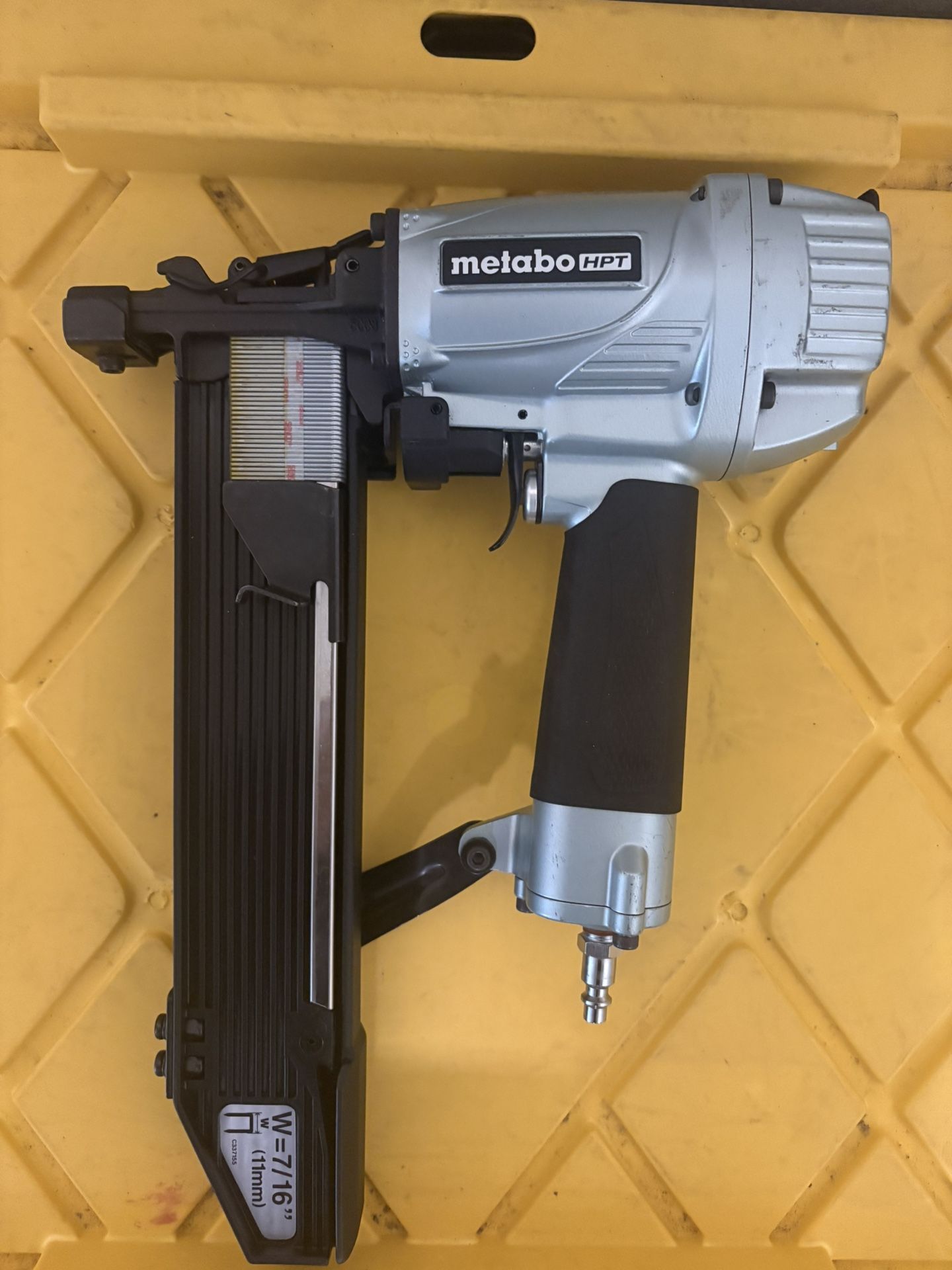 Metabo Hpt Crown Stapler Like New