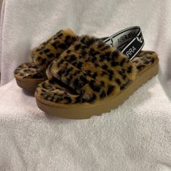 Koolaburra  by uggs slippers 