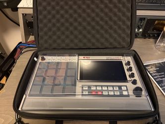 Akai MPC Live II + Decksaver Cover + Gator Case – Excellent Condition, Complete Bundle