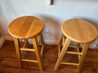 Set of 2 Wooden Bar Stools