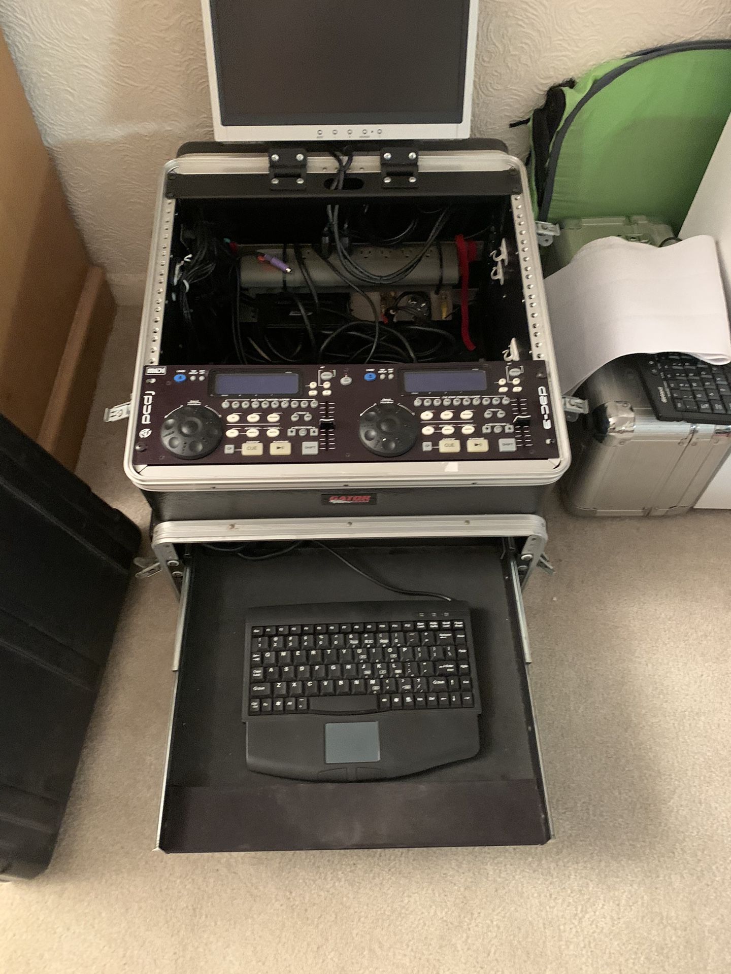 Pcdj And Karaoke Machine