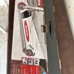 Razor A2 Kids Folding Aluminum Scooter 