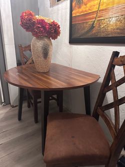 Round Drop-Leaf Dining Table with 2 Chairs