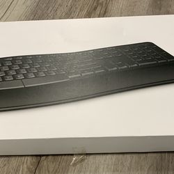 Microsoft Sculpt Comfort Desktop (New)40$