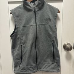 TheNorthface men’s Windwall vest, size small grey