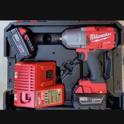 Milwaukee 1/2” High Torque Impact Wrench Kit W/Friction Ring New
