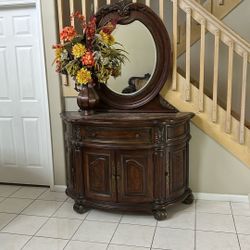 Kevin Charles Server With Mirror