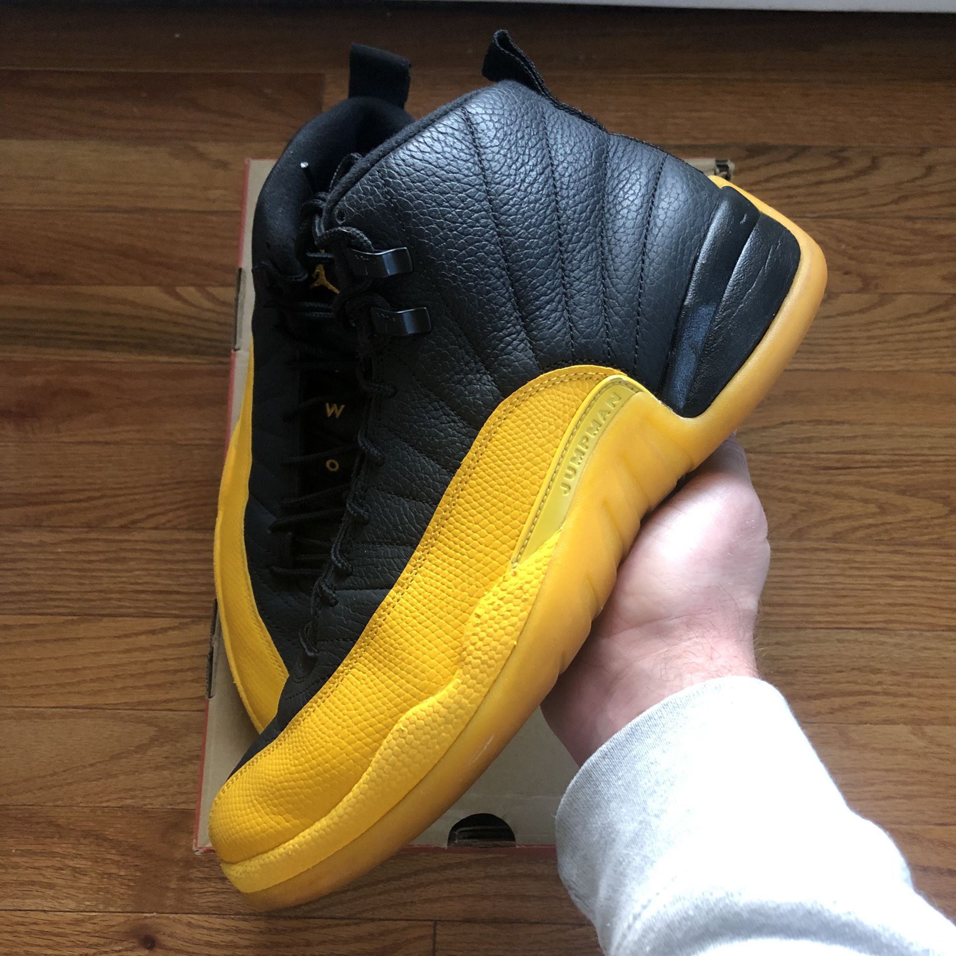 Jordan 12 Retro University Gold Size 11 Preowned Og All